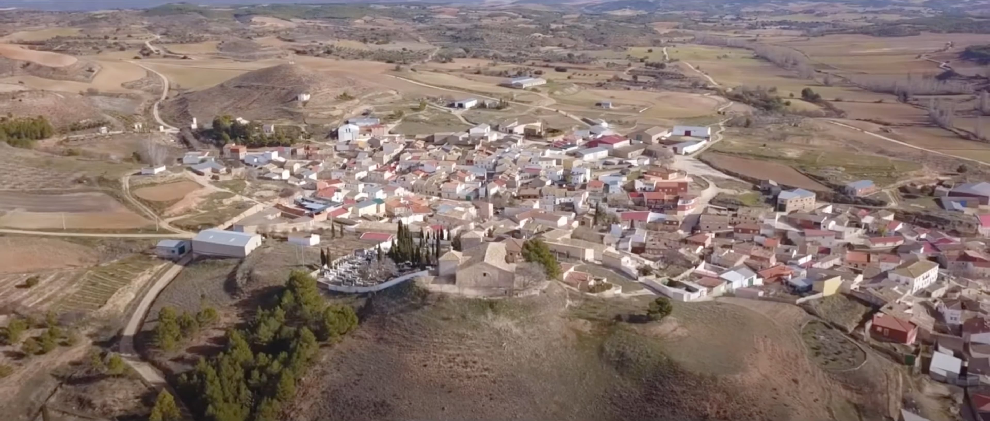 Vista aérea de Belmontejo y su entorno agrícola
